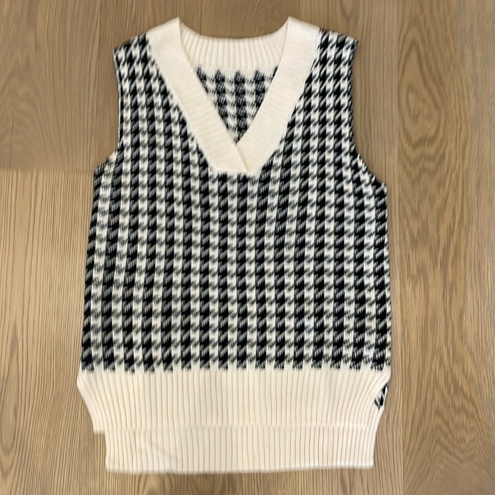 Houndstooth vest